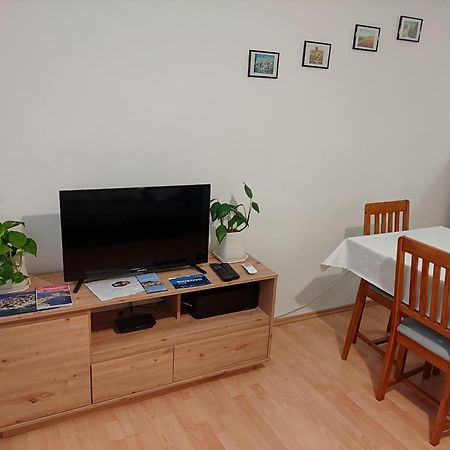 Apartment Landeka Примоштен Экстерьер фото