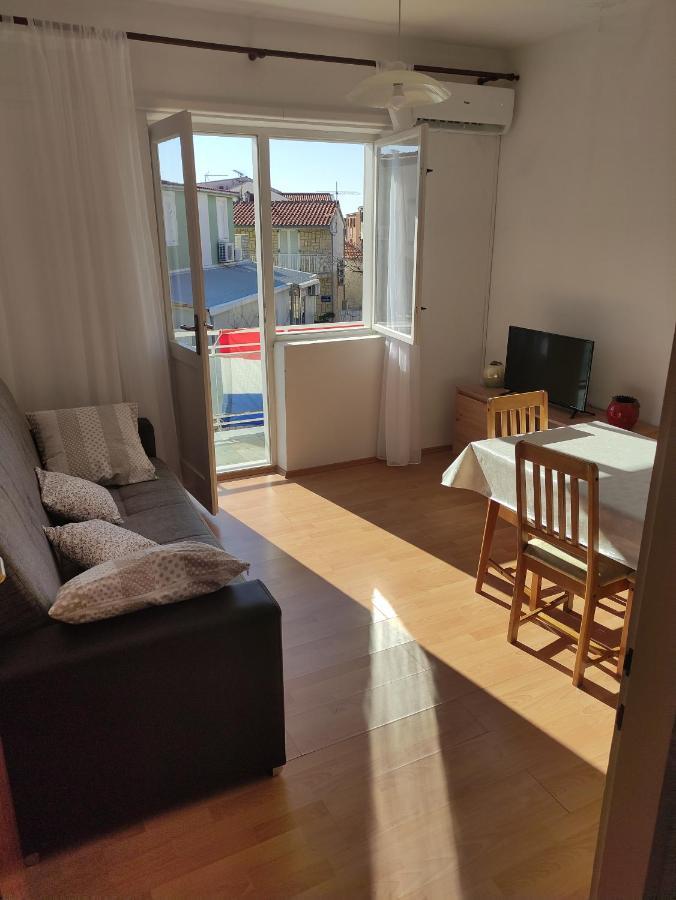 Apartment Landeka Примоштен Экстерьер фото