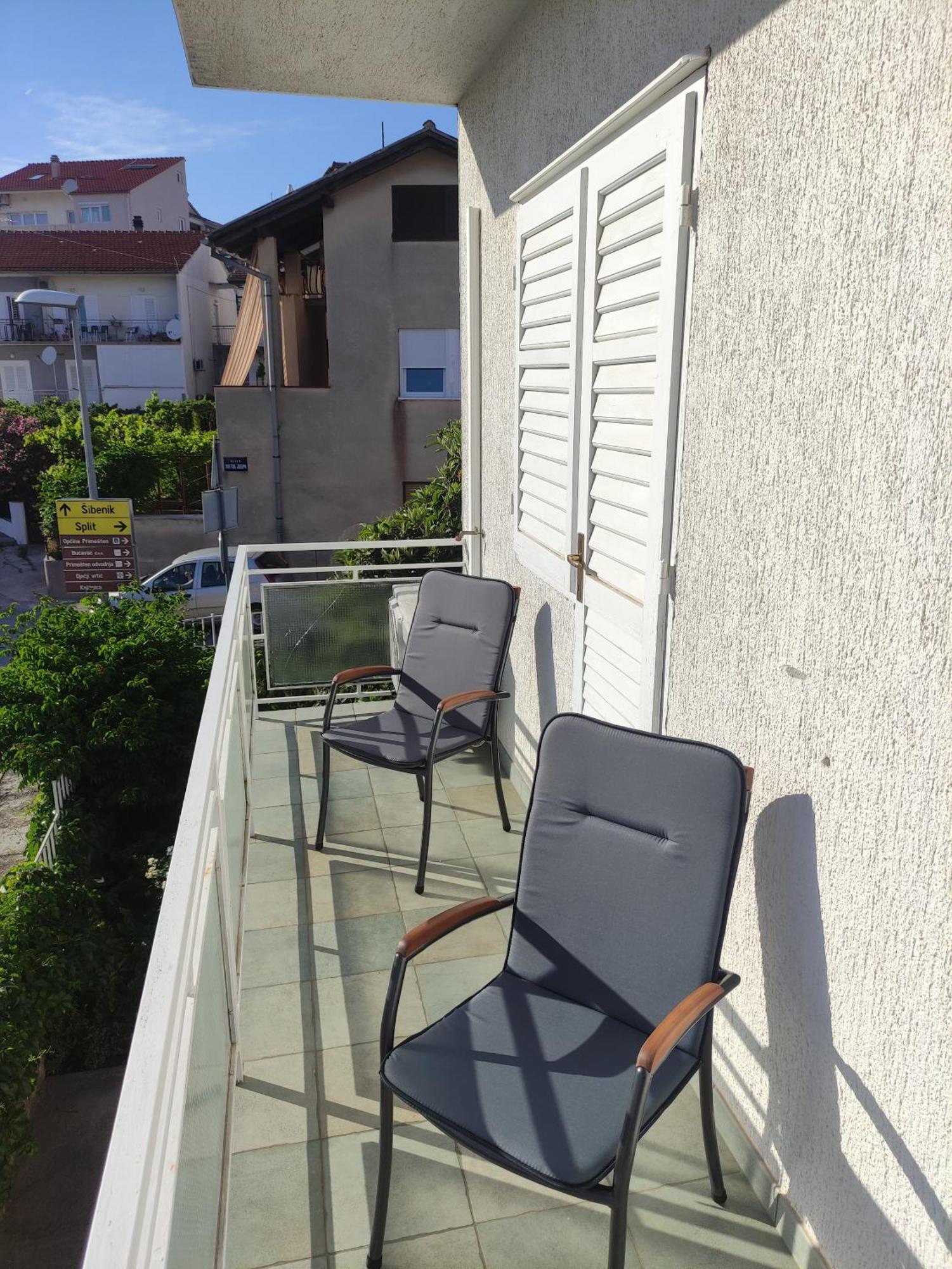 Apartment Landeka Примоштен Экстерьер фото